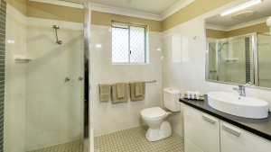 Warren Accommodation Renovated Bathrooms